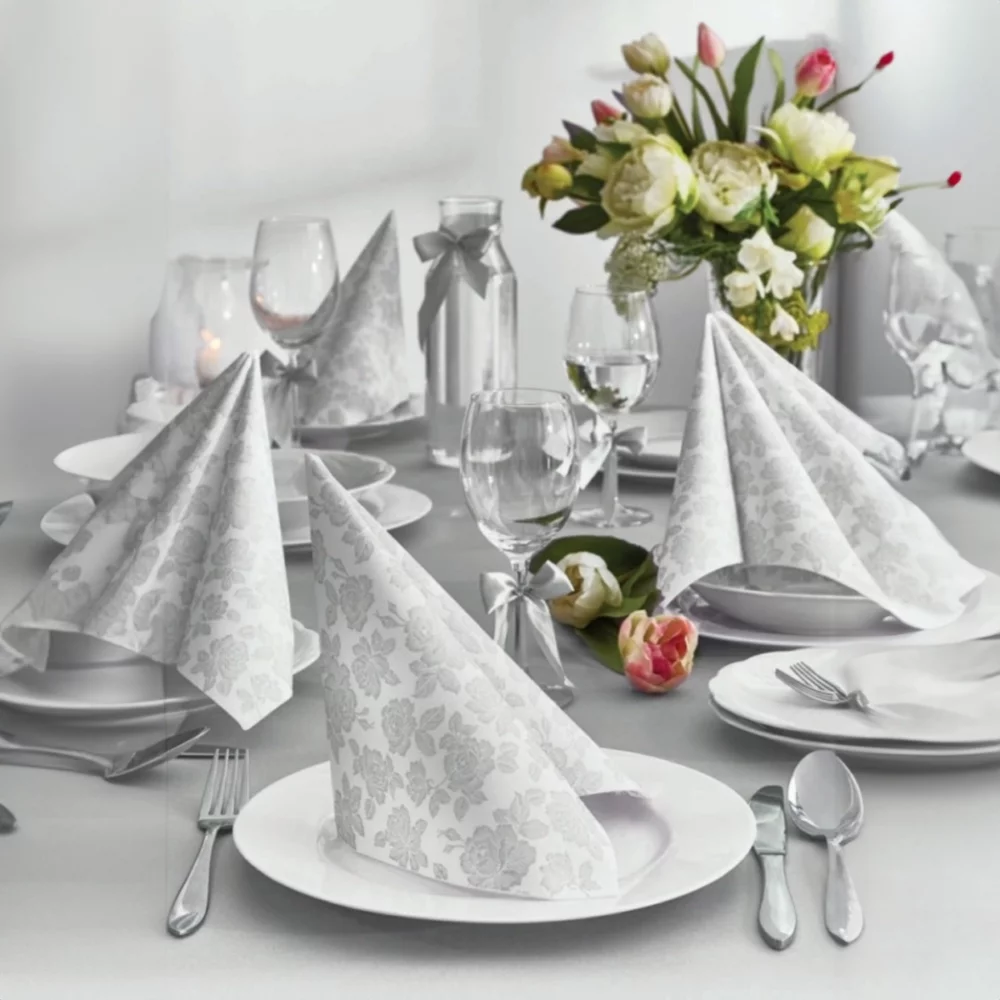 13817 obrusky 40x40 cm 50ks strieborne ruze