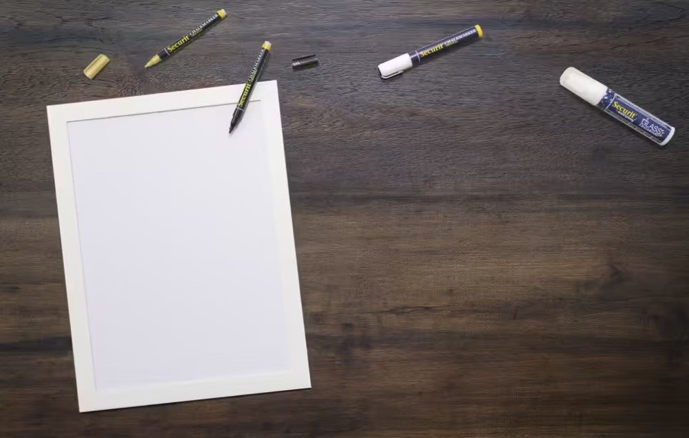 biela tabuľa s popisovačmi 2