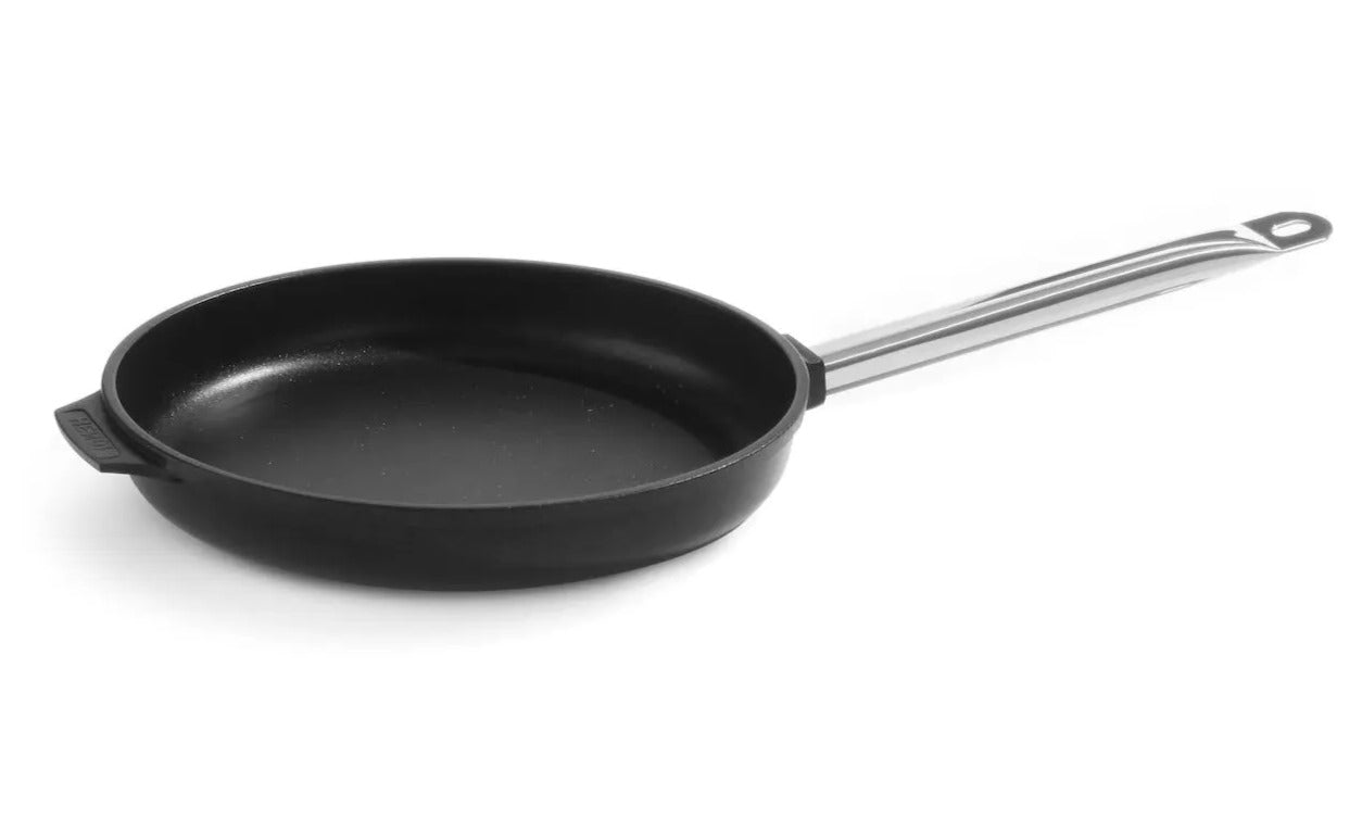 panvica_teflonova_titanum_z_hlinikoveho_odliatku_28_cm