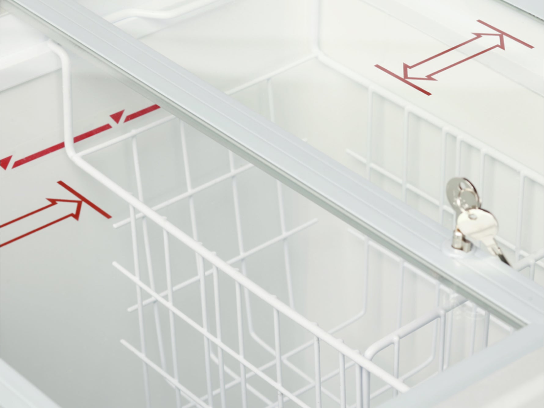 mraznicka_truhlicova_presklena_108_l_03