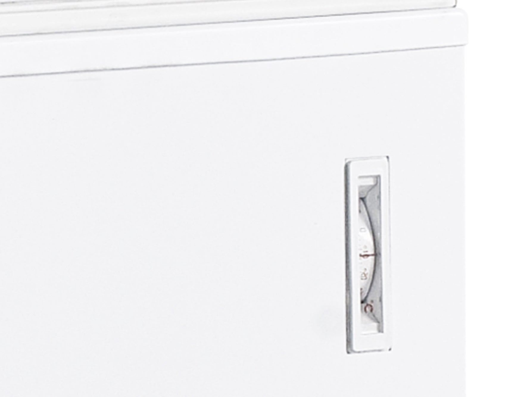 mraznicka_truhlicova_plna_660_l_03