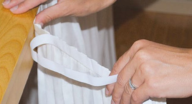 21861 2 stolova sukienka premium biela