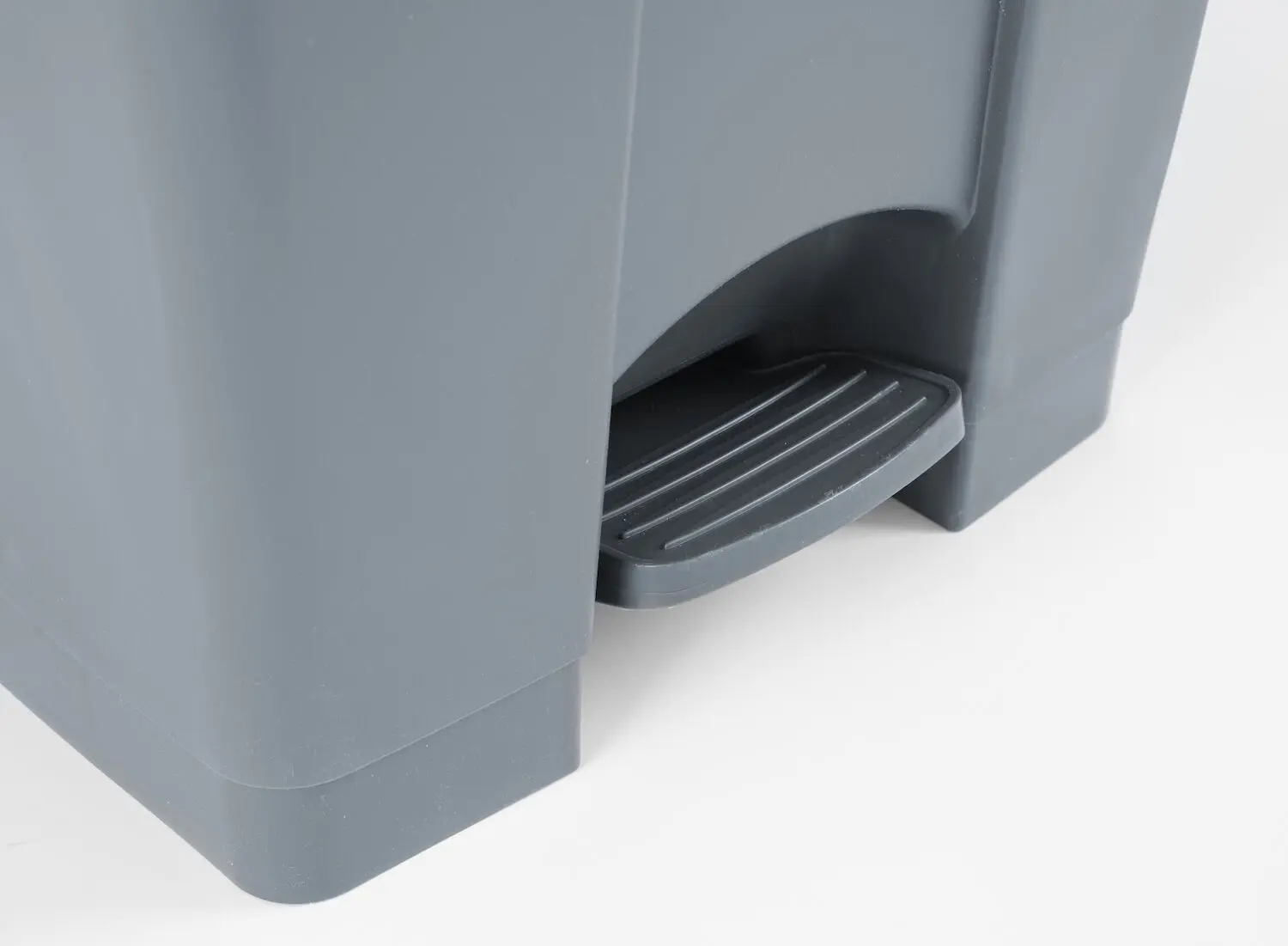 kos_odpadkovy_s_pedalom_68_l_pedal